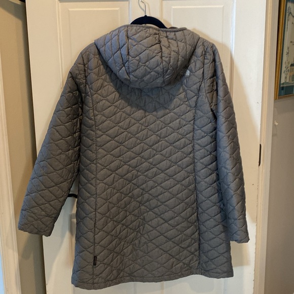 The North Face packable 3/4 lenth jacket - Picture 4 of 4